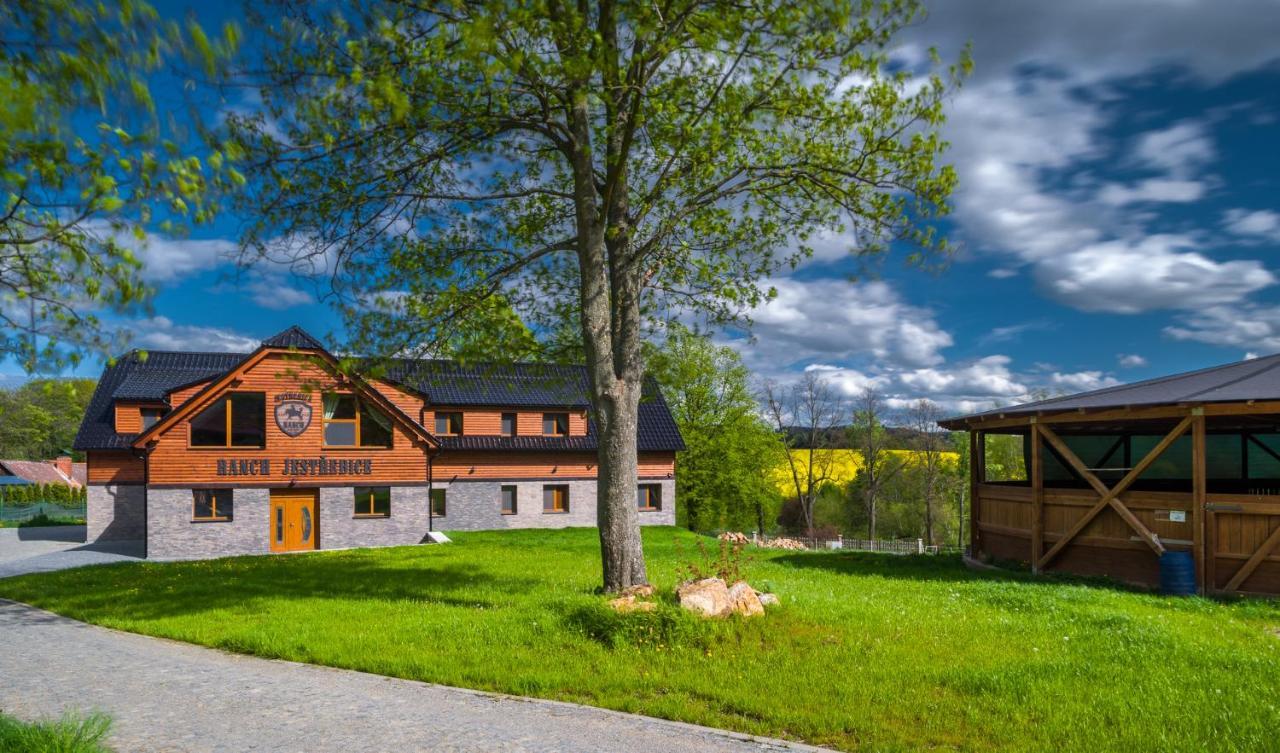 Ranch Jestrebice Hotel Hermanicky Kültér fotó