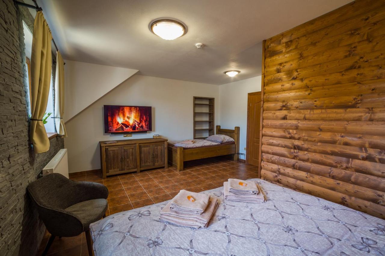 Ranch Jestrebice Hotel Hermanicky Kültér fotó