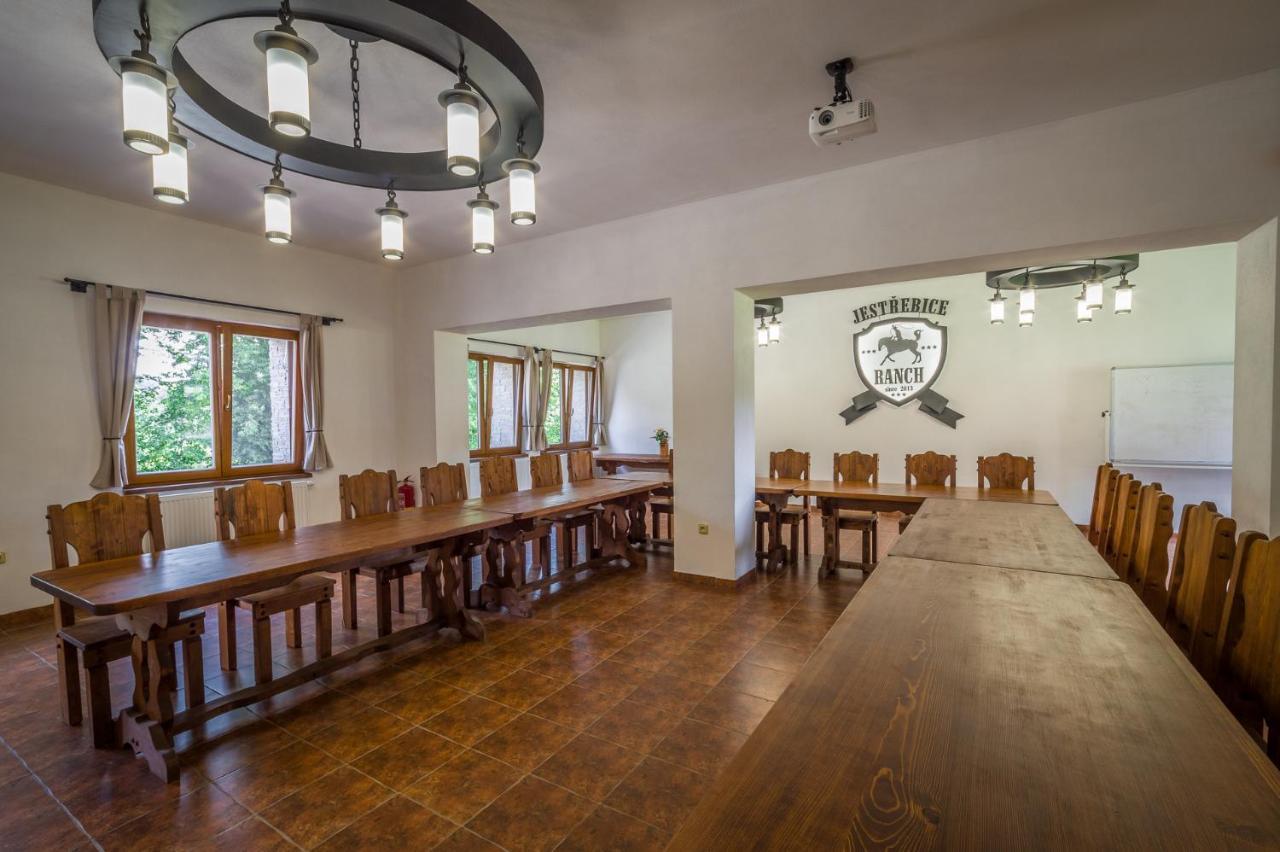 Ranch Jestrebice Hotel Hermanicky Kültér fotó