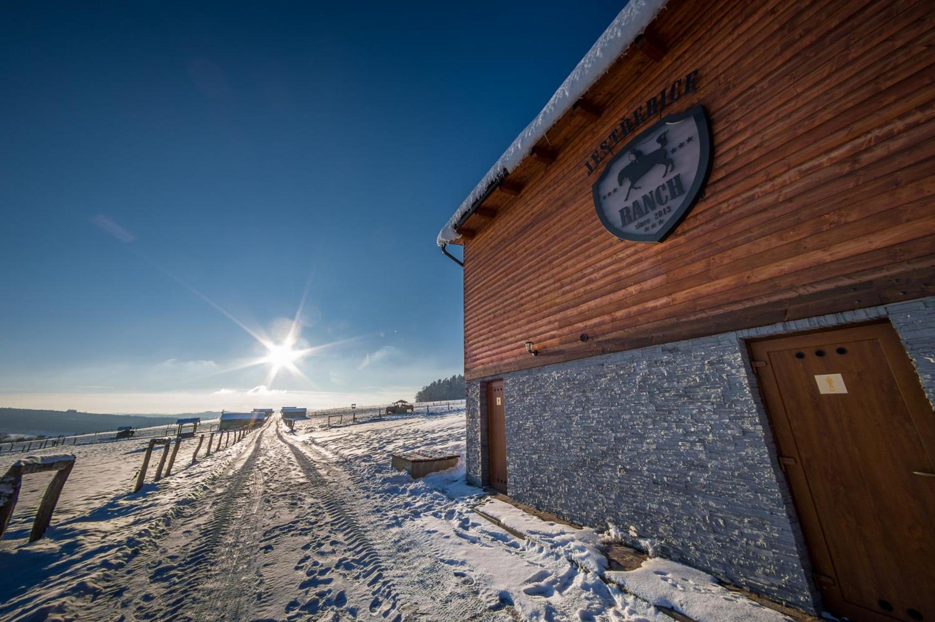 Ranch Jestrebice Hotel Hermanicky Kültér fotó