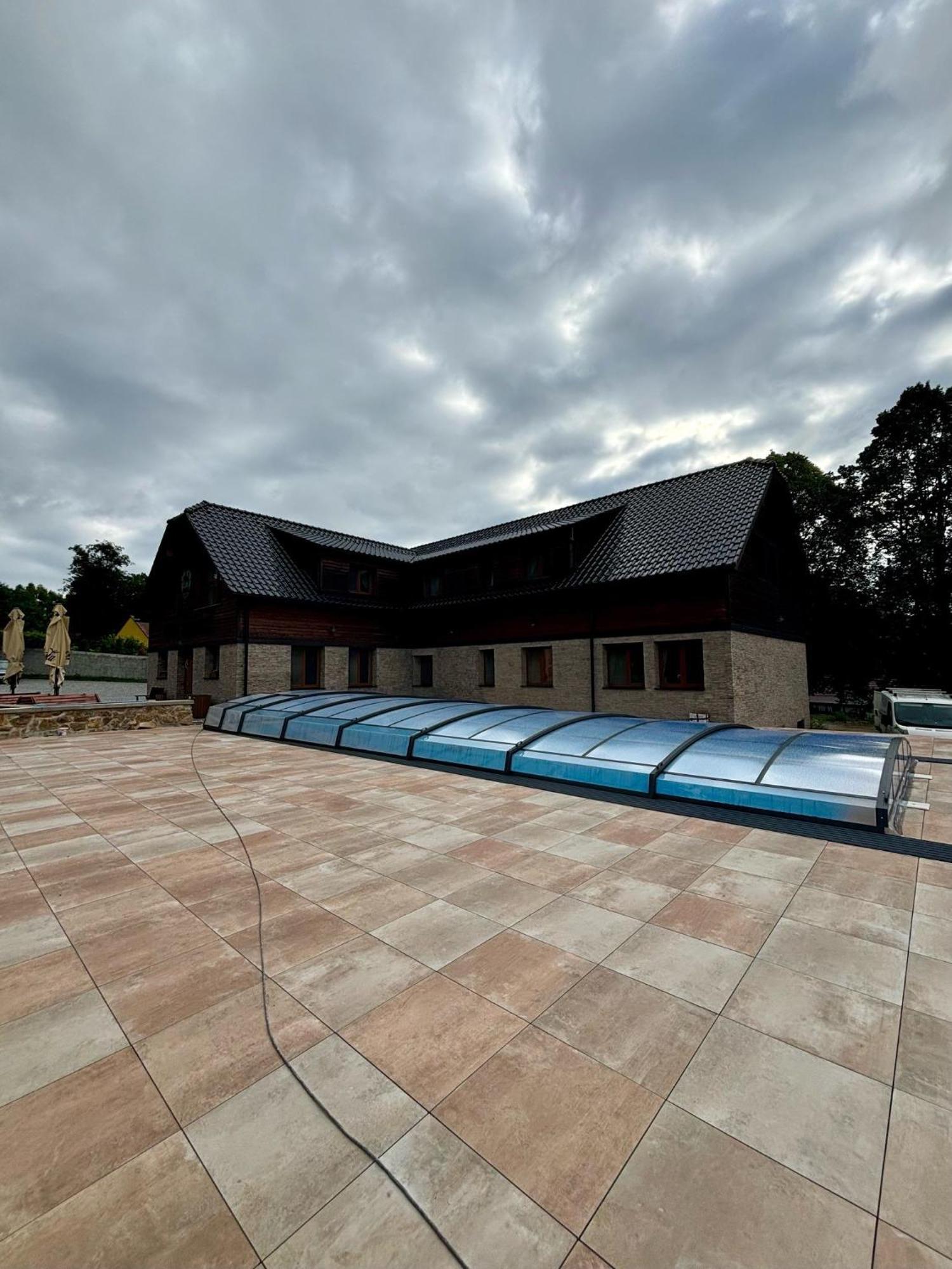 Ranch Jestrebice Hotel Hermanicky Kültér fotó