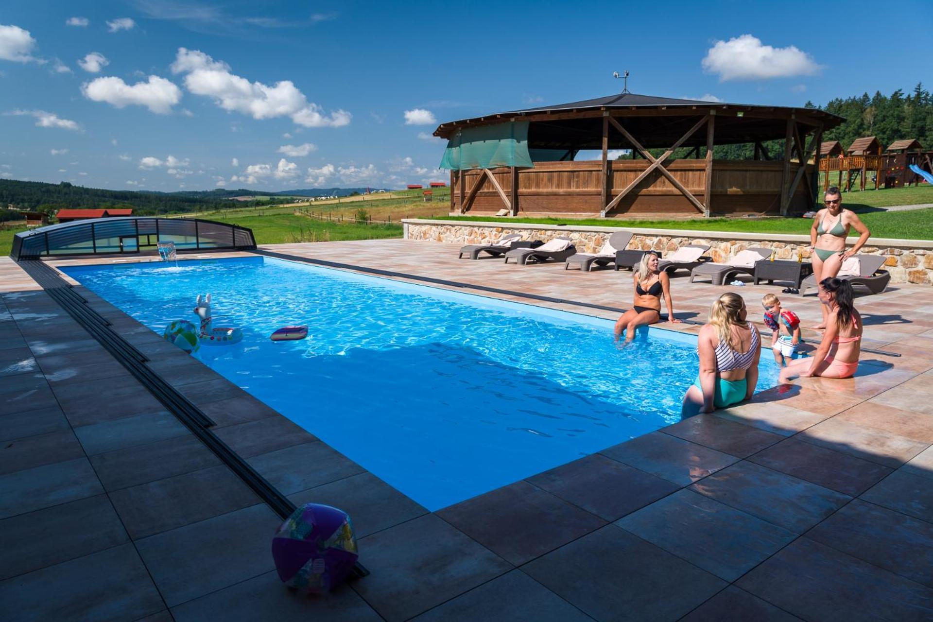 Ranch Jestrebice Hotel Hermanicky Kültér fotó